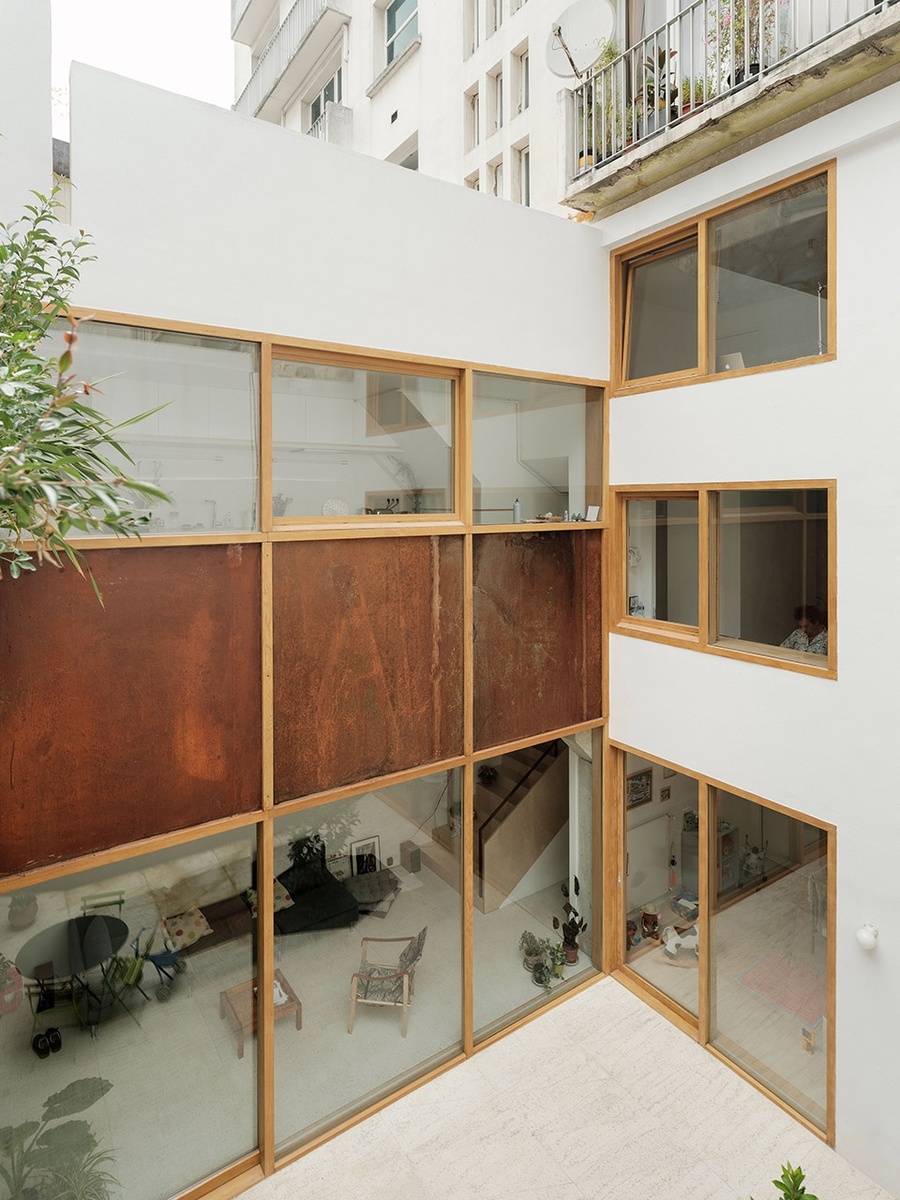 37housing and ateliers in rue polonceau paris by yua studio darchitecture 960x1280 c0f6a