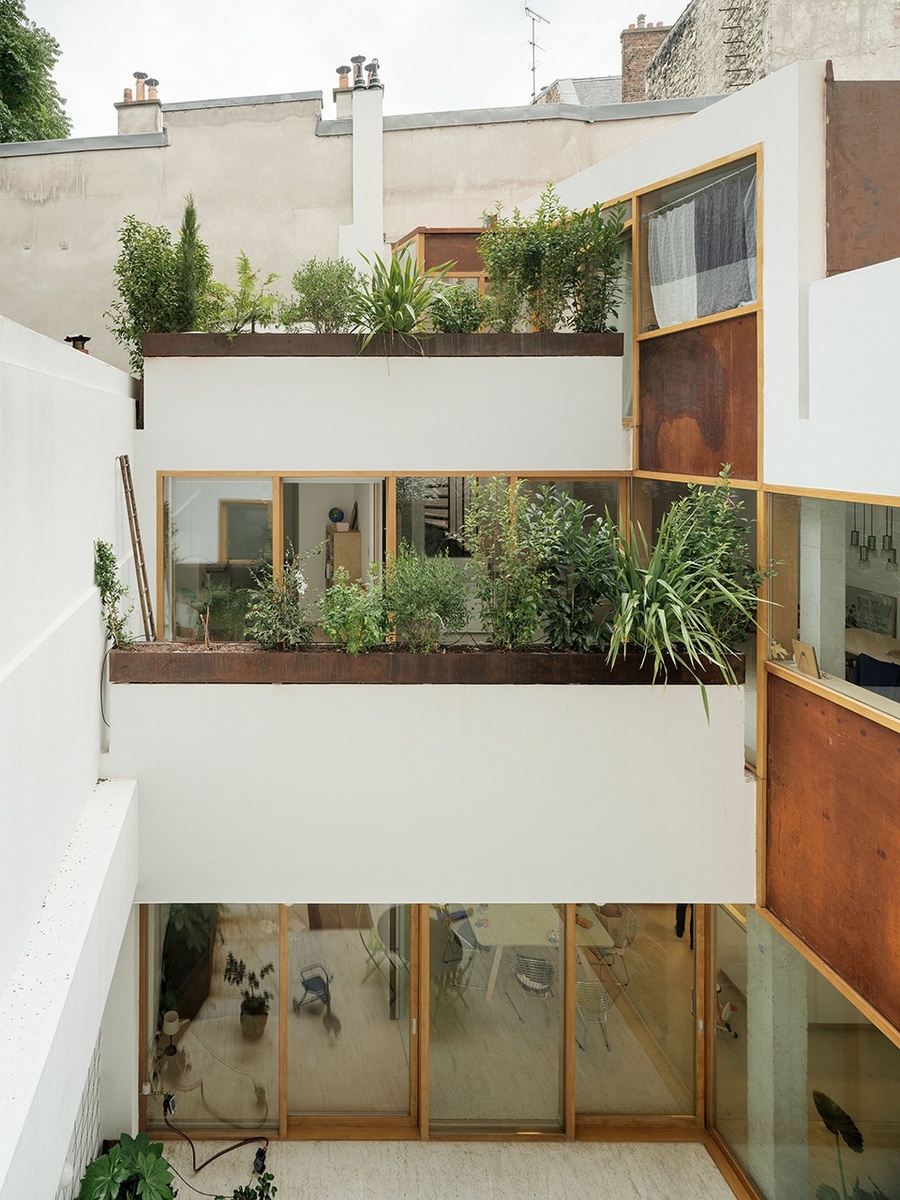 6housing and ateliers in rue polonceau paris by yua studio darchitecture 960x1280 fb056