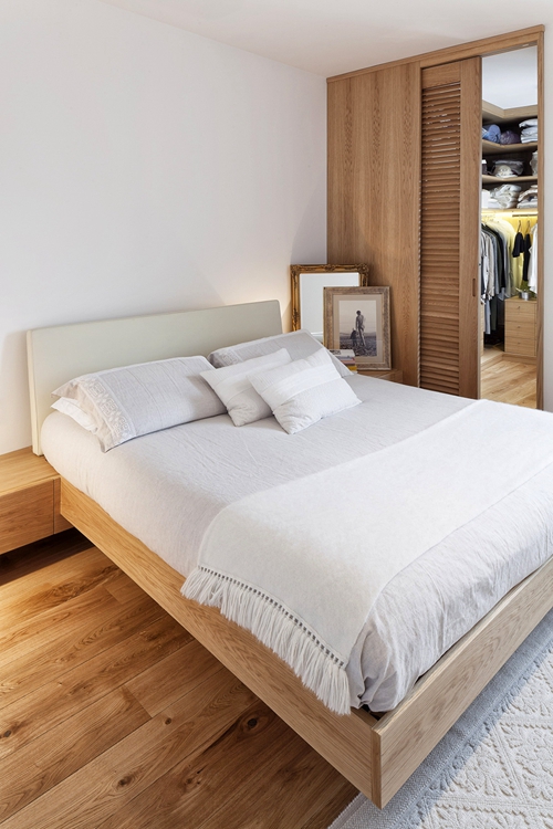 Wooden Bedroom 6154c